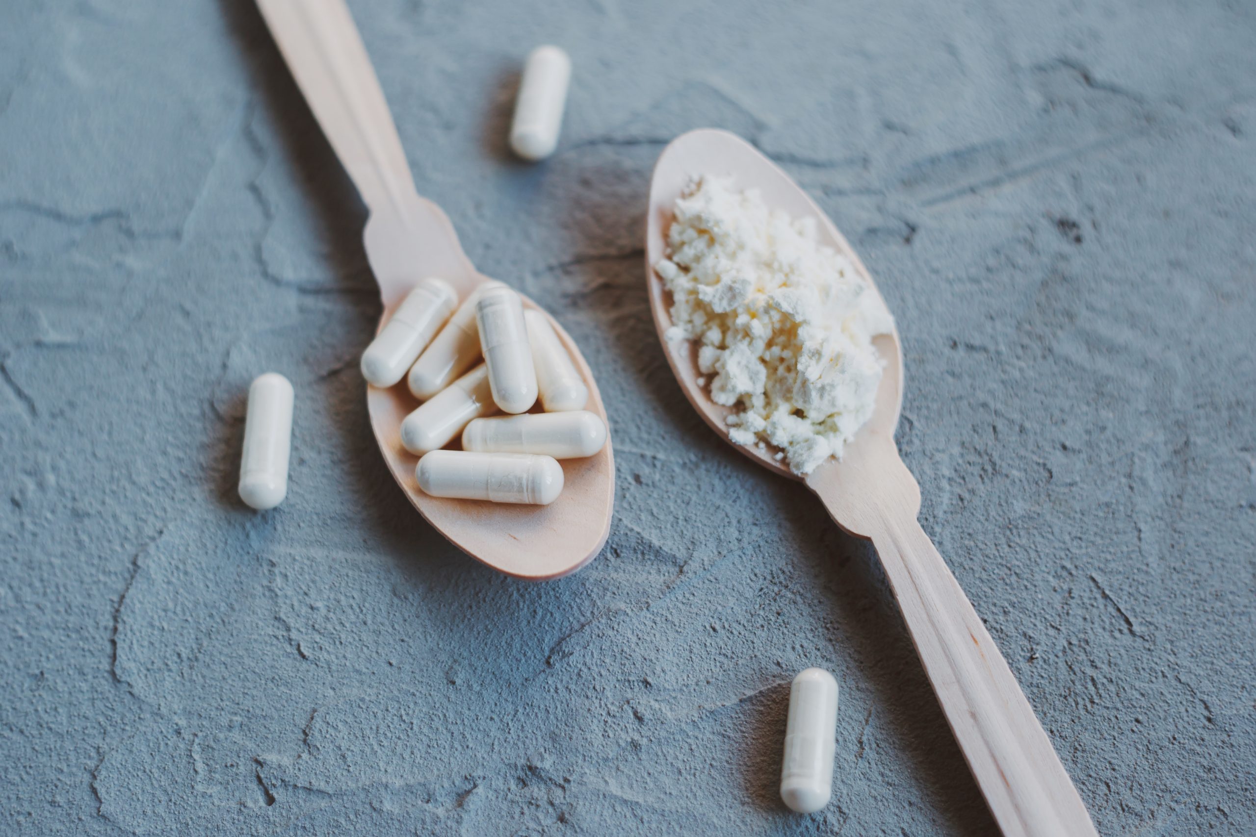 Collagen,Or,Colostrum,In,Capsules,And,Powder